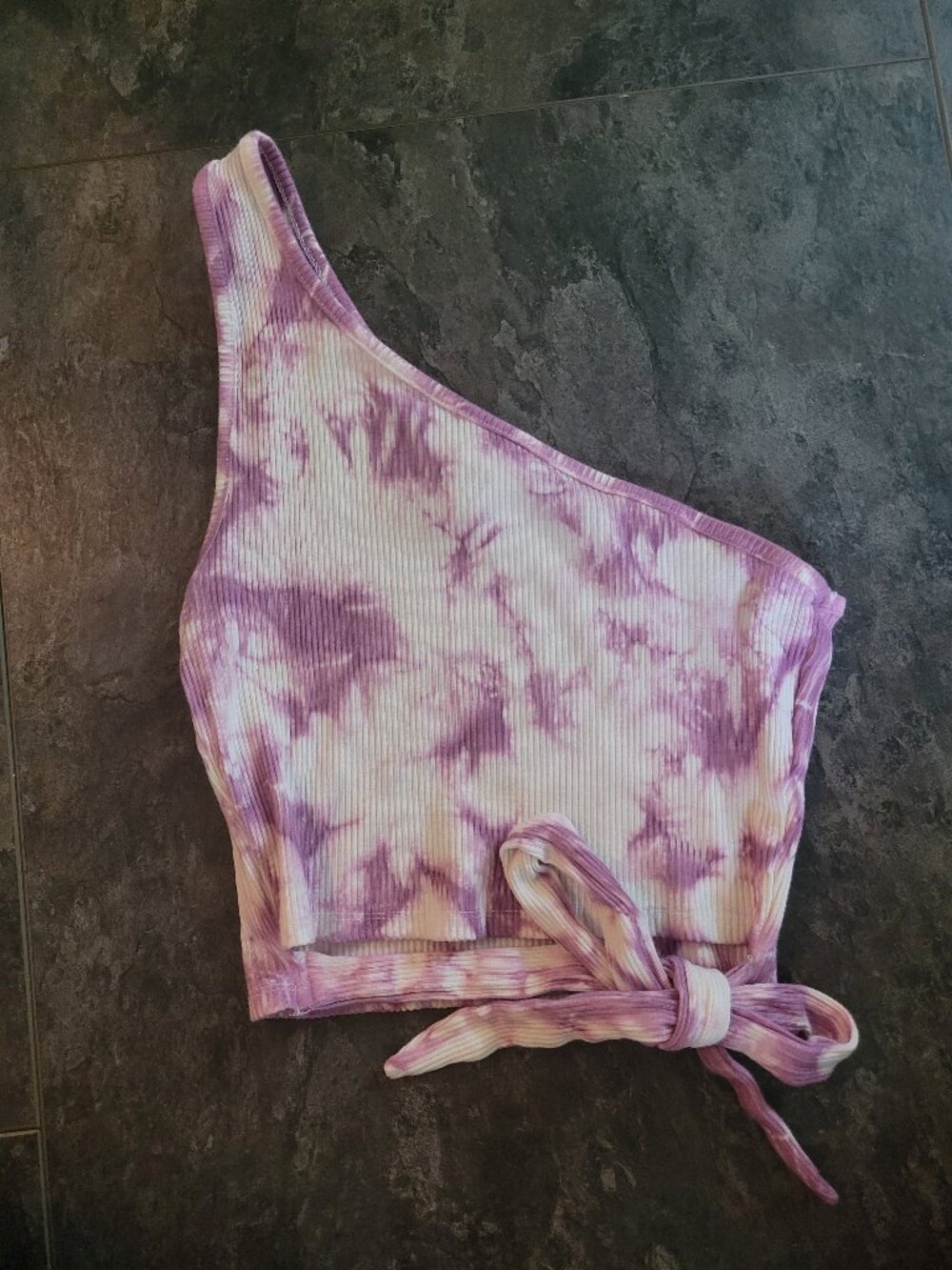 One-shoulder Lavender Tye-dye Crop Top